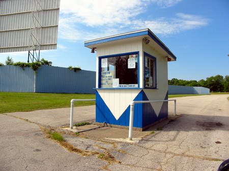 5 Mile Drive-In Theatre - Ticket Booth (newer photo)